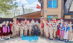 От благодарных потомков